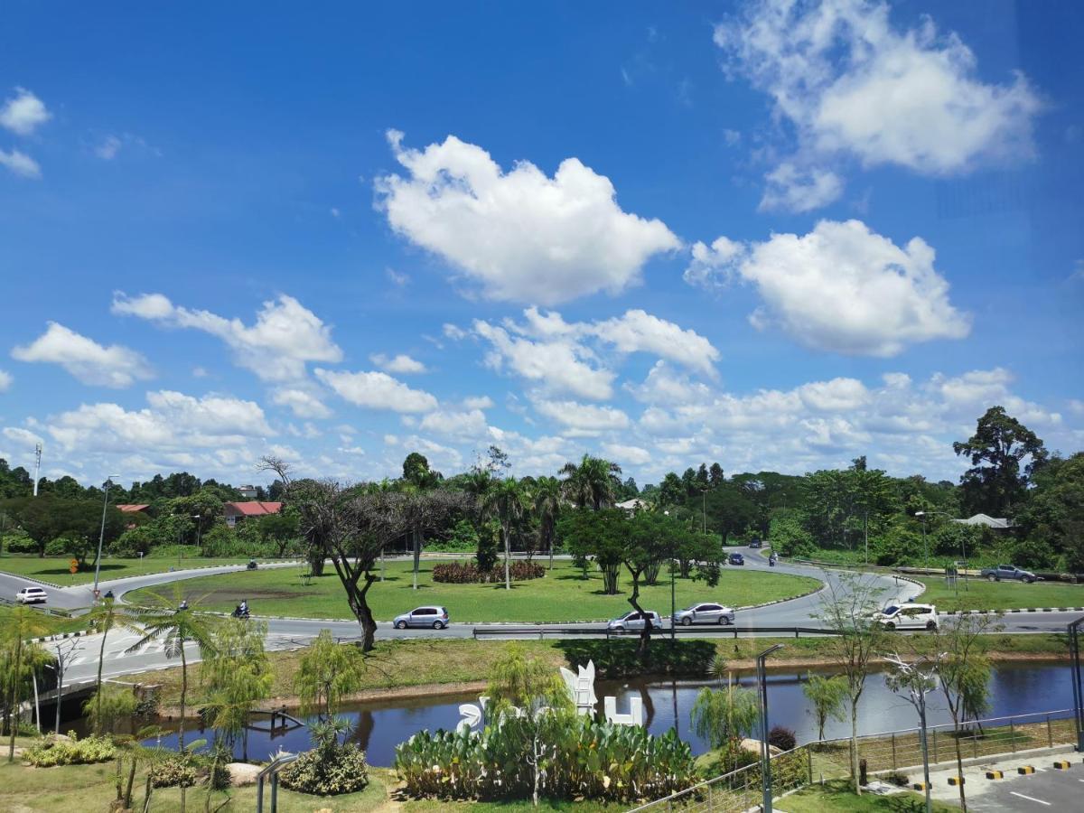 Otel Hotel Sibu Extérieur photo