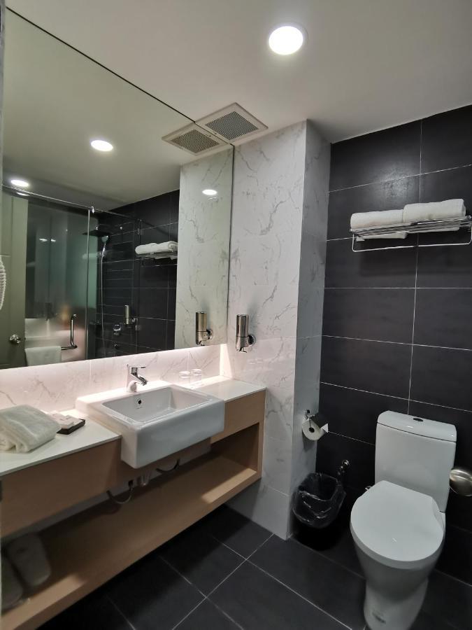 Otel Hotel Sibu Extérieur photo